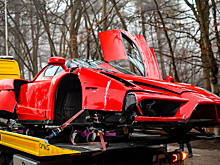 Редчайший Ferrari Enzo стоимостью три миллиона долларов разбили об дерево