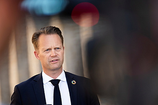 Датский политик извинился за секс с 15-летней