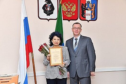 Хабаровский парикмахер награждена Почетной грамотой Минпромторга России