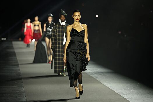 Три русские модели вышли на подиум в рамках Недели моды в Париже