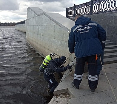 В Ярославле водолазы устраняют последствия зимнего наводнения