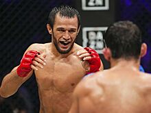 Усман Нурмагомедов и Пол Хьюз провели битву взглядов