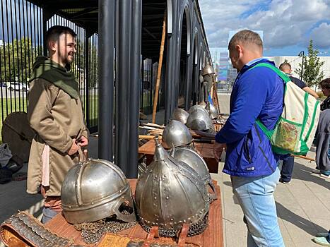 Выставка национальных костюмов народов Поволжья проходит на Нижегородской Ярмарке