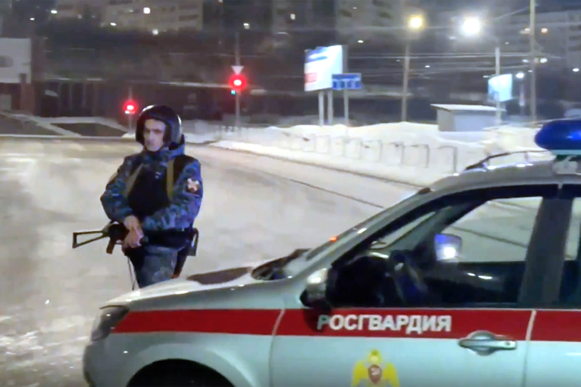 СК: Мужчине, стрелявшему с крыши дома в Мурманске, предъявлено обвинение