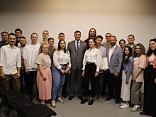 Мэр Руслан Болотов и иркутские художники провели открытый диалог