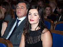 Зачем знаменитости редактируют свои фото на примере Екатерины Андреевой