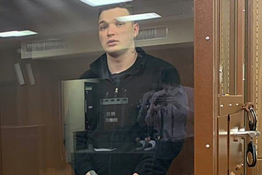 Блогера Эдварда Била заметили на бойцовском шоу вопреки запрету суда