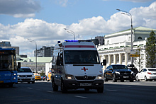 Два человека пострадали при столкновении автобуса и легковушки на юге Москвы