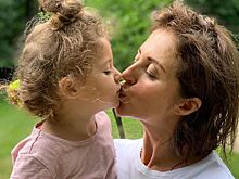 Звезда «Ищейки» Анна Банщикова поделилась видео с яркого дня рождения дочери