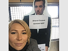 Картонного Слуцкого посадили в автозак