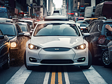 В США беспилотные такси Waymo начали ездить по встречке и игнорировать светофоры