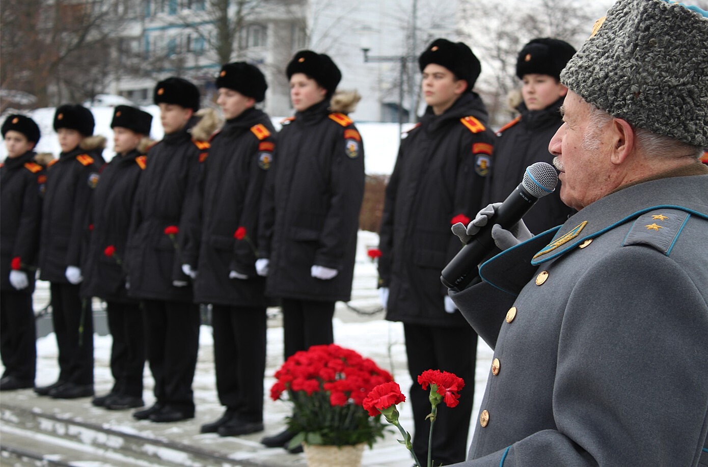 Собянин поздравил ветеранов с 80-й годовщиной начала контрнаступления советских войск под Москвой