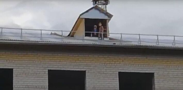 Гуляющие по крыше дети заинтересовали костромскую прокуратуру