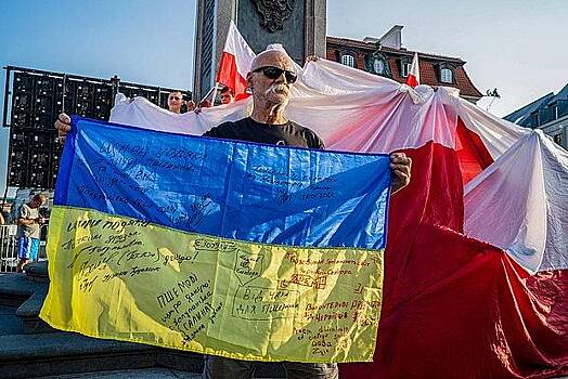 Польский депутат призвал прекратить давать гражданство украинцам