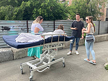 Пациентов новосибирской клиники, выведенных приставами, разместят в городской больнице