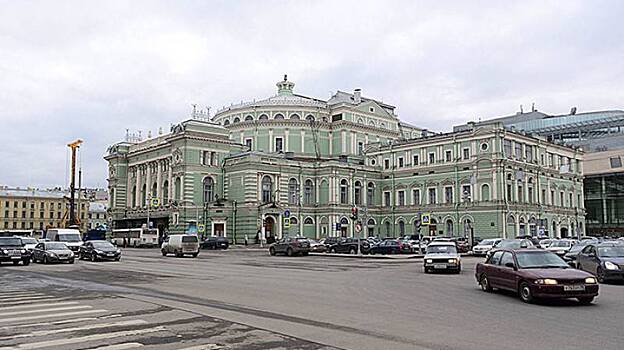 Болеющих COVID-19 артистов Мариинского театра вынуждают выступать на сцене