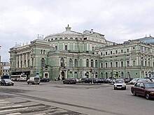 Болеющих COVID-19 артистов Мариинского театра вынуждают выступать на сцене