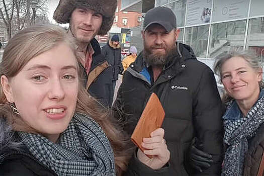 Австралийский блогер Сабрина Хэйр получила вид на жительство в России
