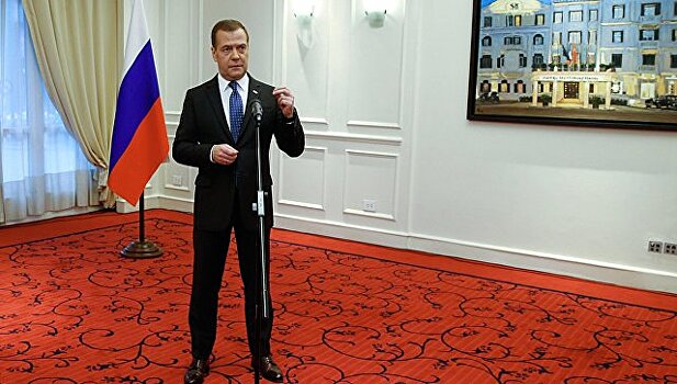 Медведев посетил российско-вьетнамский центр научных исследований