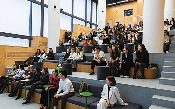 Банк ЗЕНИТ провел урок по кибербезопасности для студентов ВШН