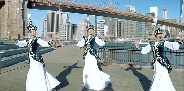 Кыргызские танцы в Нью-Йорке — добрый фильм о девичьей группе