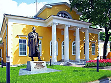 Созданный по эскизу школьницы памятник открыли в столице