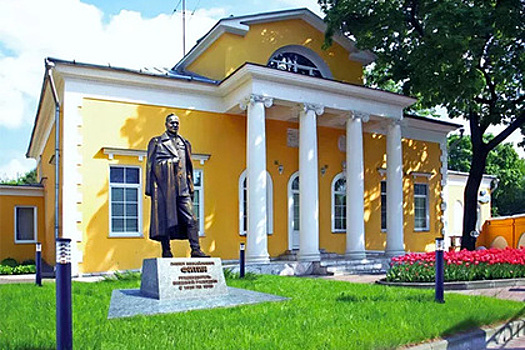 Созданный по эскизу школьницы памятник открыли в столице