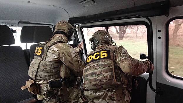 Женщину поймали на помощи в подготовке терактов в России
