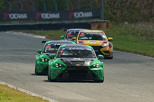 Михаил Симонов победил в гонке SMP TCR Russia в Казани