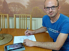 Учитель географии с Урала между уроками рисует портреты звезд