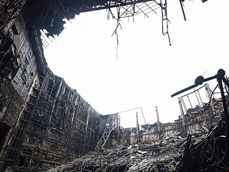 Крыша "Крокус Сити Холла" рухнула на площади 7 тыс "квадратов"