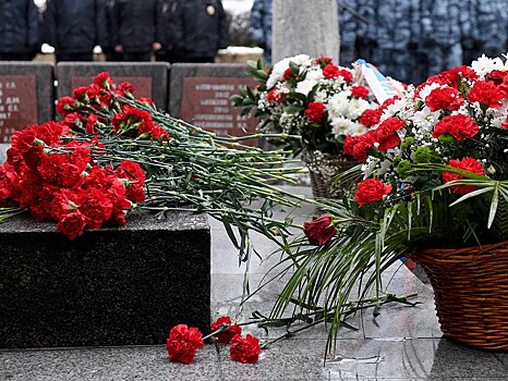 В Твери почтили память сотрудников органов внутренних дел, погибших при исполнении служебного долга