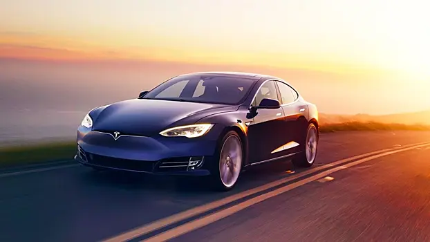 Ожидаемые беспилотные такси Tesla будут ездить с человеком-контроллером