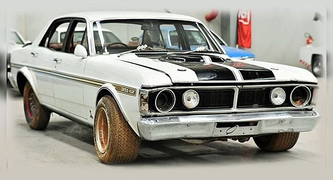 За 49-летний помятый Ford Falcon без мотора отдали 22 миллиона рублей