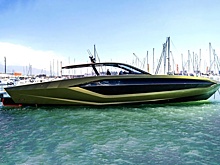 Конор Макгрегор купил скоростной катер Lamborghini за 300 млн рублей