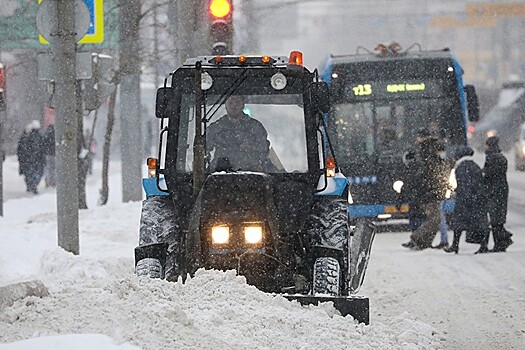 Городские службы приступили к уборке улиц из-за снегопада