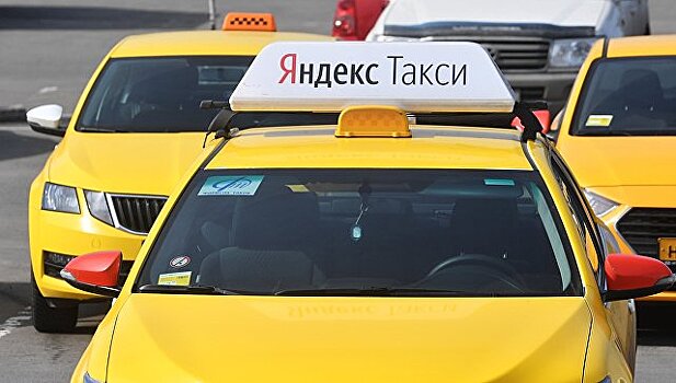 В "Яндексе" прокомментировали инцидент с уснувшим таксистом