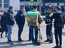 На Крюковской площади прошел рейд по пресечению нарушений среди пользователей электросамокатов