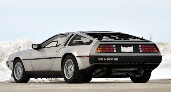 Автомобиль из «Назад в будущее» DeLorean DMC может стать электромобилем