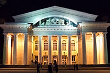 Более 100 человек реставрируют театр оперы и балета