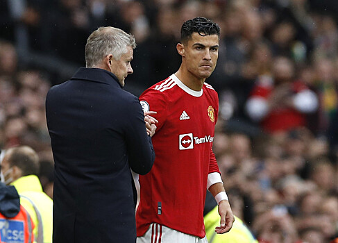Экс-тренер «Манчестер Юнайтед» назвал ошибочным возвращение Роналду в клуб