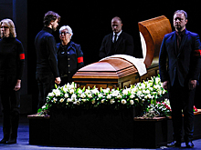 Знаменитые артисты пришли проститься с актером Владимиром Симоновым