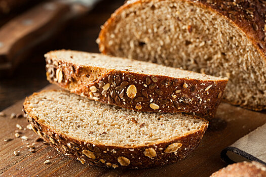 Диетолог назвал минимальную порцию мультизернового хлеба для здоровья