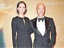 «Золотой орел — 2022»: Бондарчук пришел под руку с Андреевой, а Толкалина — в гордом одиночестве