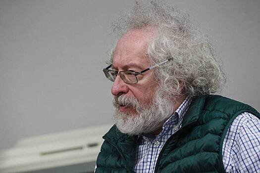 Известный журналист-иноагент отказался думать об эмиграции из России