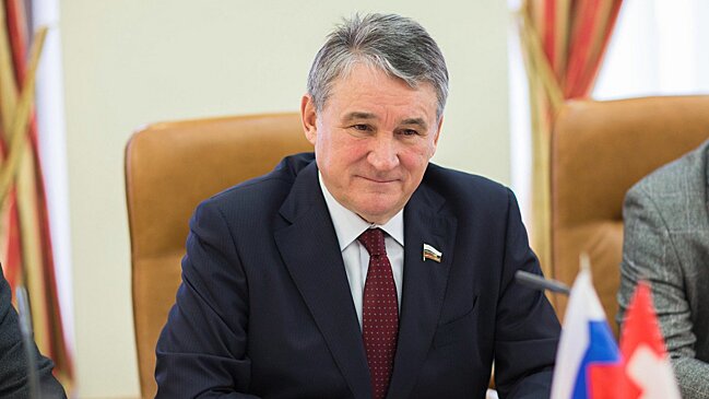 Сенатор Юрий Воробьев отчитался перед вологжанами о своей работе за пять лет