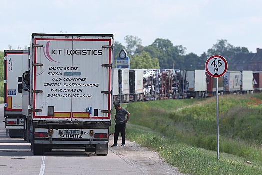 На площадках рядом с границей Беларуси уже размещены сотни литовских фур