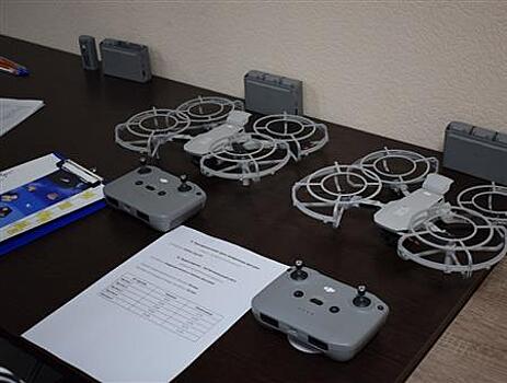 Школьникам губернии показали, как создавать дроны и управлять беспилотниками