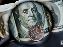 Рубль пользуется поддержкой стабильно высоких цен на нефть