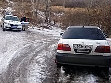 Сотрудники ГИБДД по сообщению очевидца задержали нетрезвую автомобилистку с тремя детьми